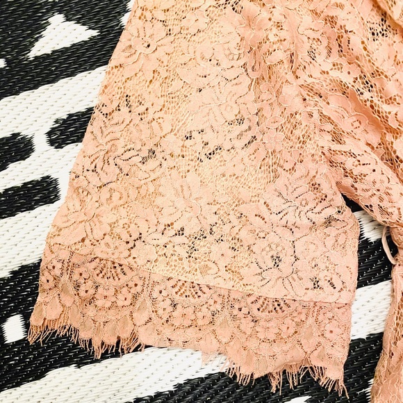 Soft Peachy pink LACE ROBE 💕 - Picture 5 of 6